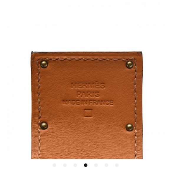 SOLD! SOLD!
Hermes alligator cuff bracelet guaranteed authentic f 42 - Picture 4 of 7